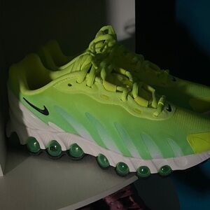 Women’s Nike Air Max DN8 size 7